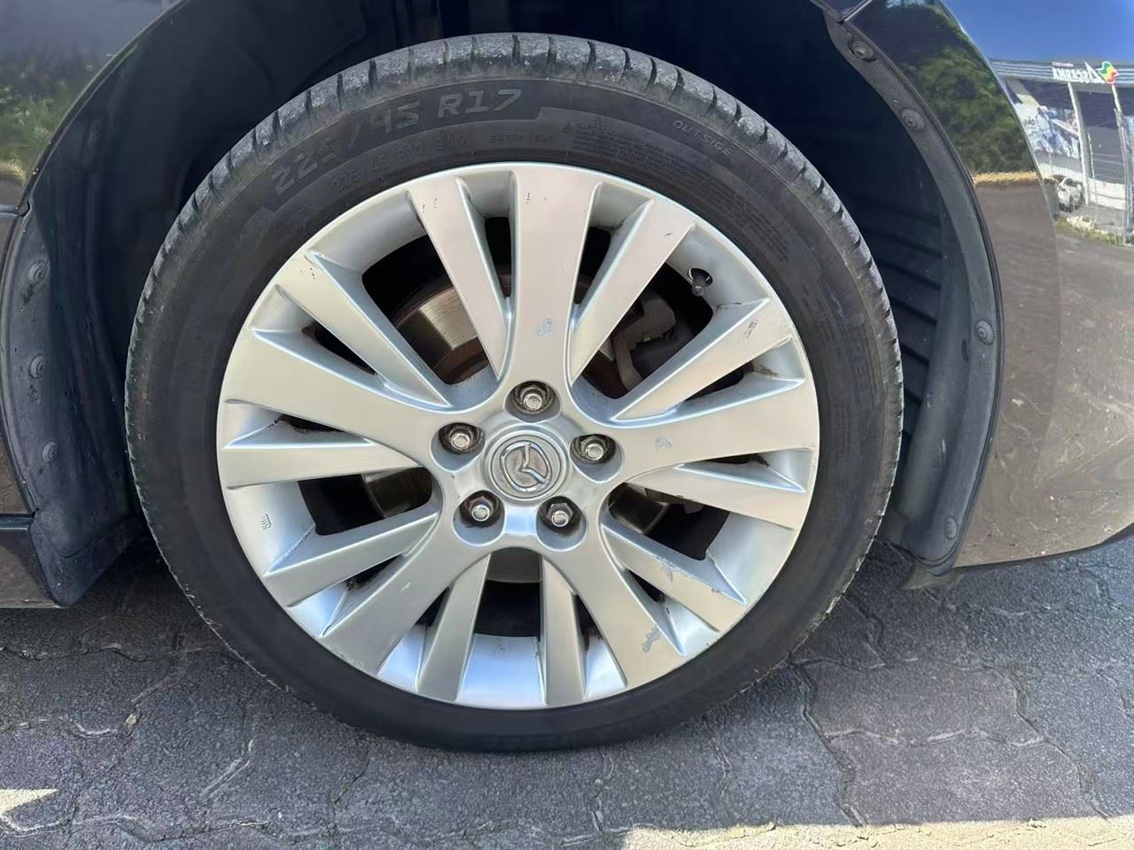 Vehicle image 3