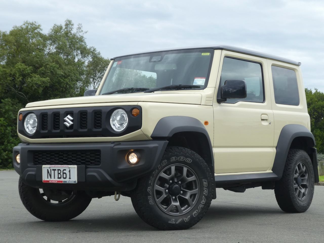 Vehicle image 3