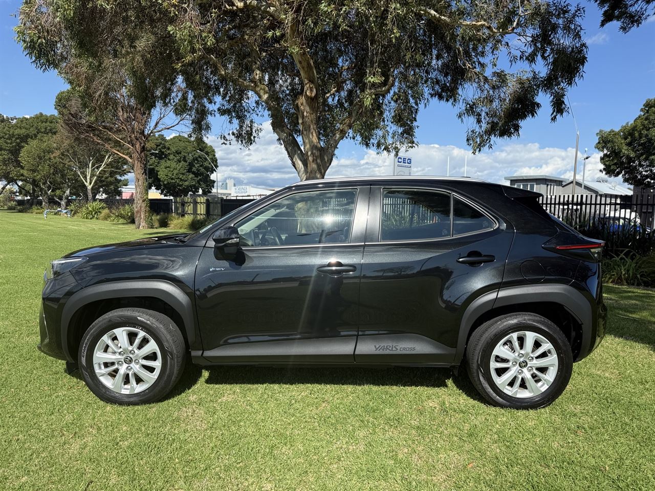 Vehicle image 4