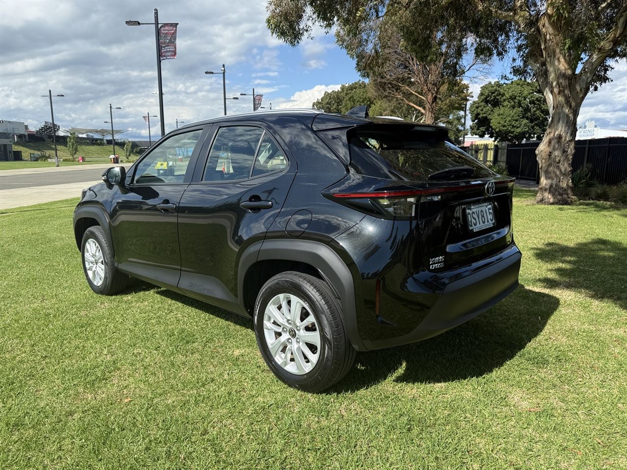 Vehicle image 5