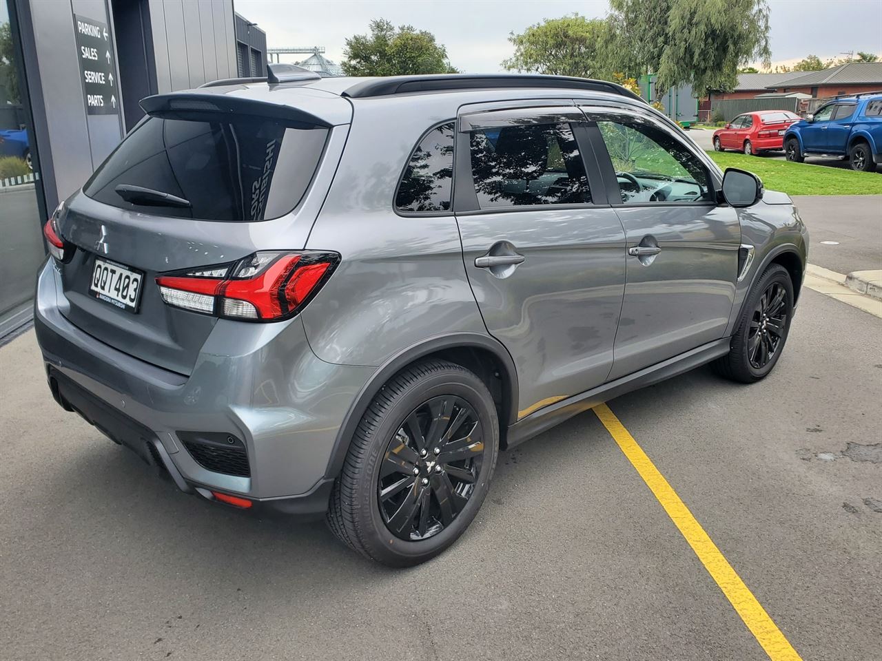 Vehicle image 3