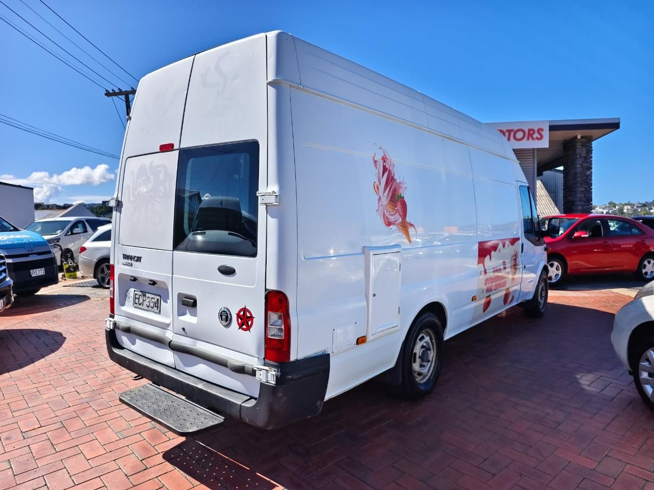 Vehicle image 5