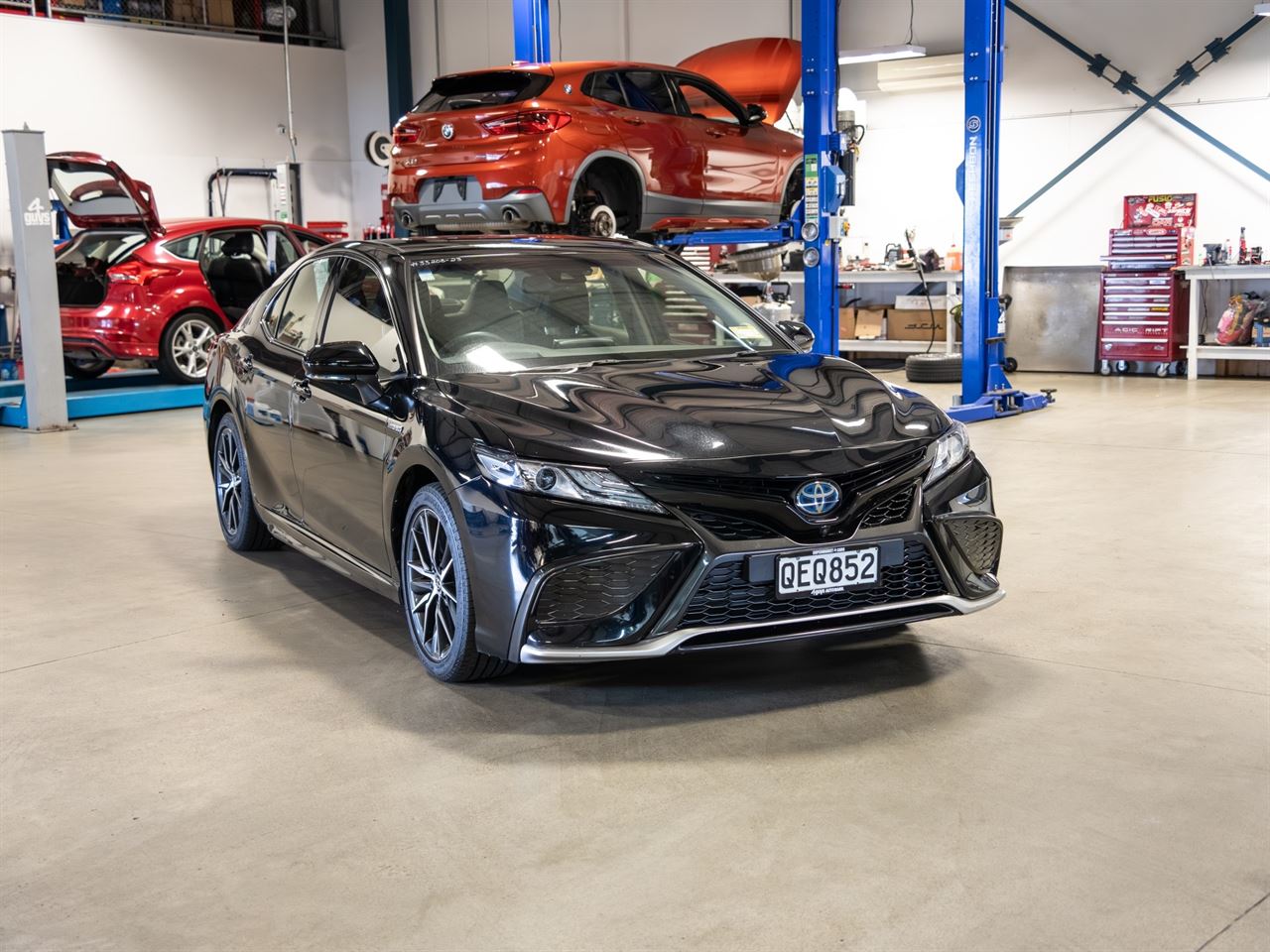 Vehicle image 3