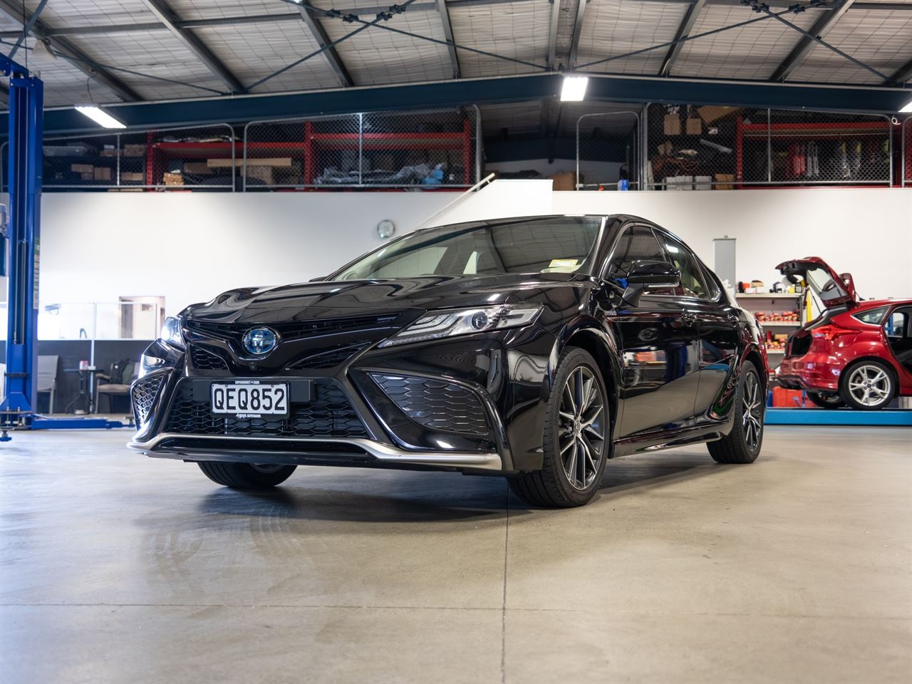 Vehicle image 5