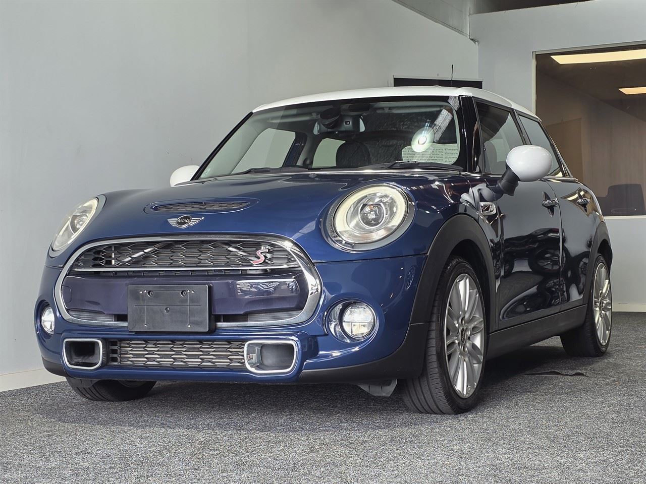 Vehicle image 1