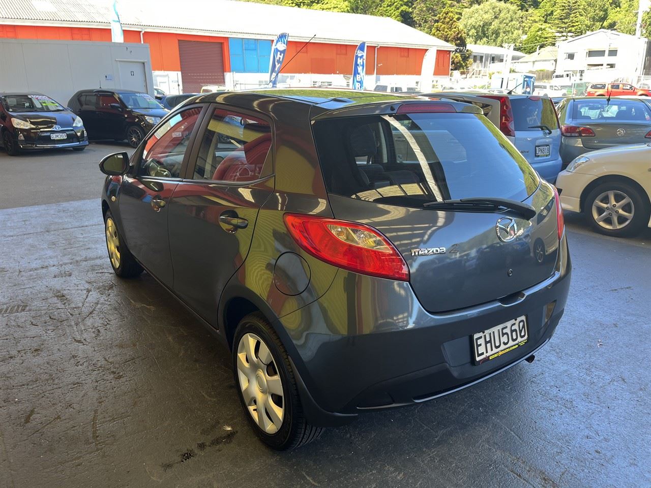 Vehicle image 4