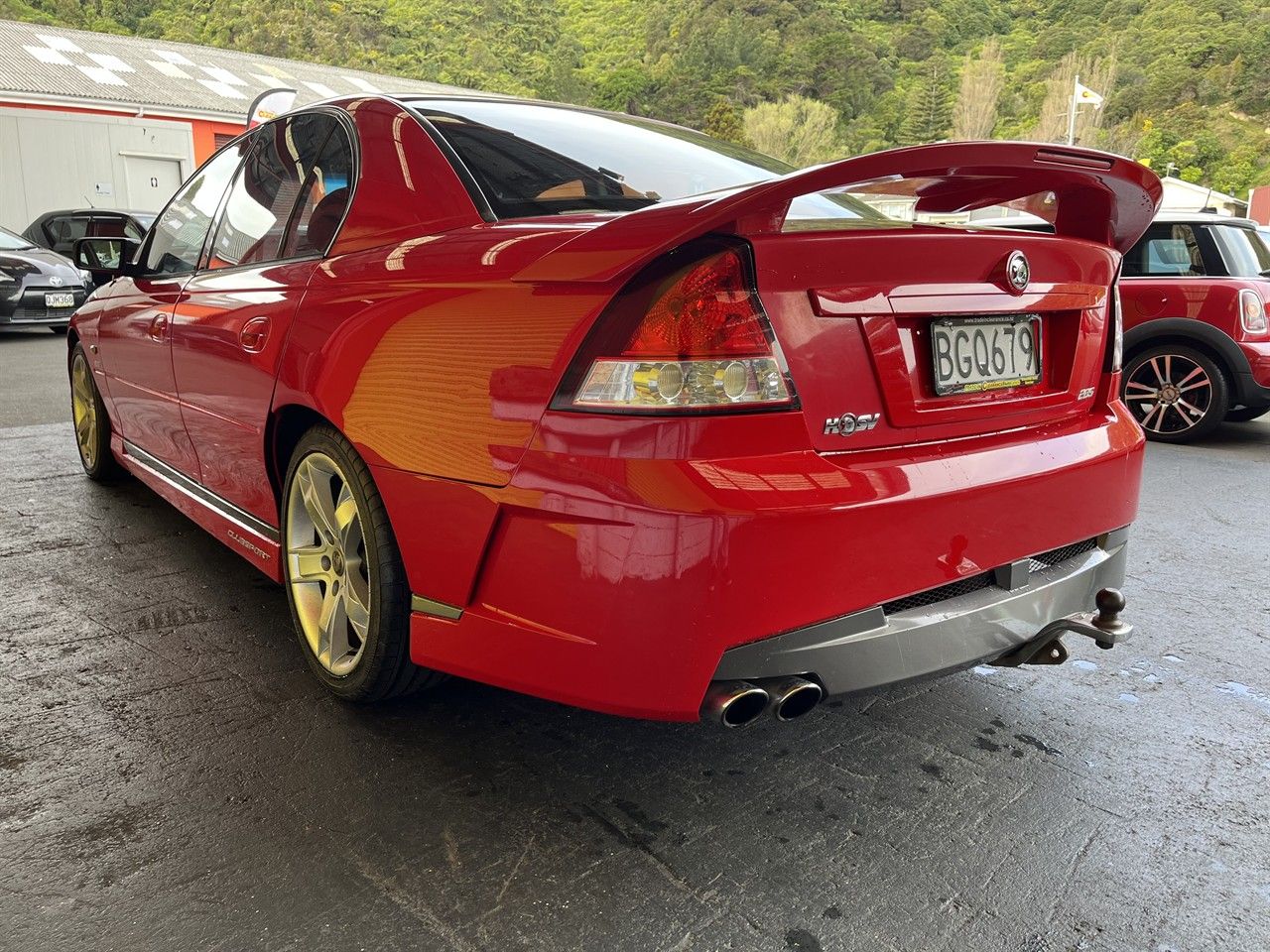 Vehicle image 4