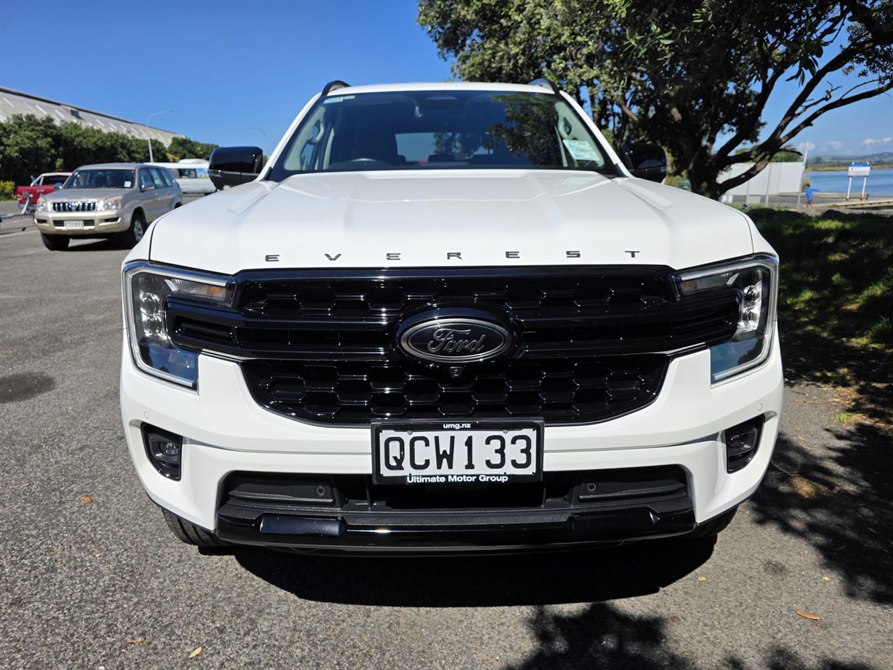 Vehicle image 5