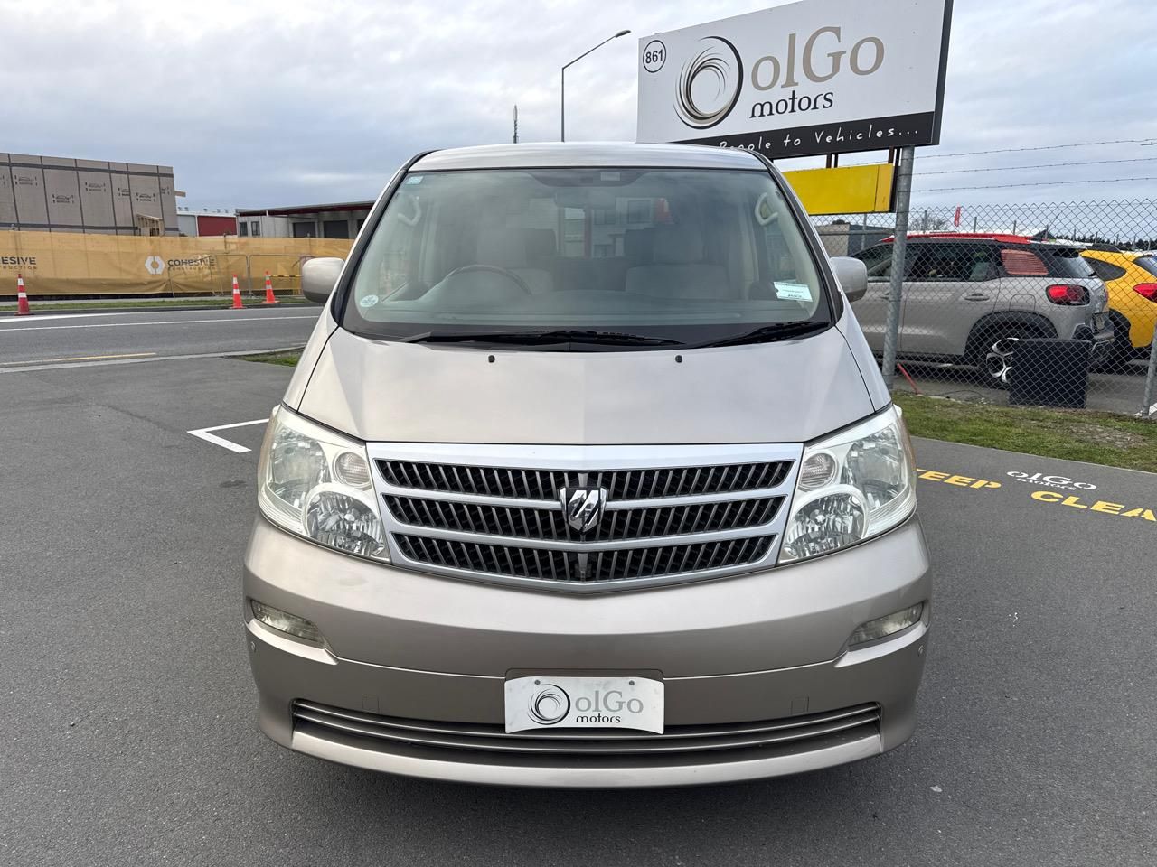 Vehicle image 3