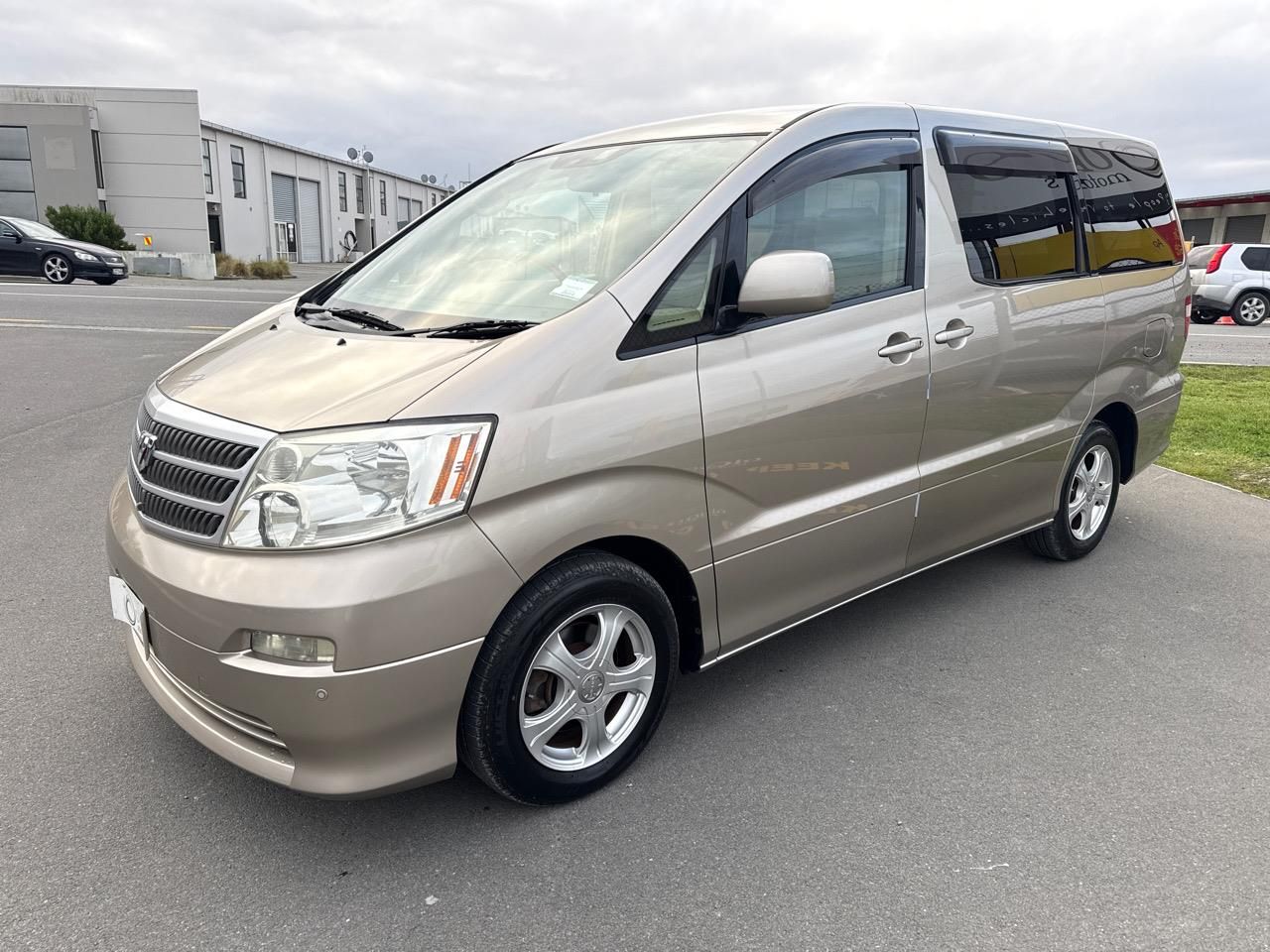 Vehicle image 4