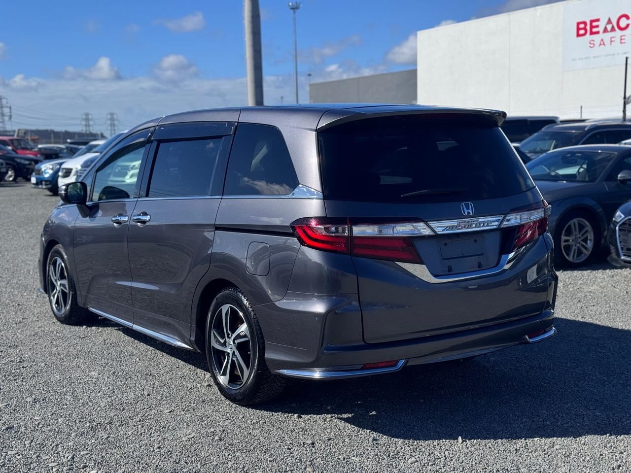 Vehicle image 5