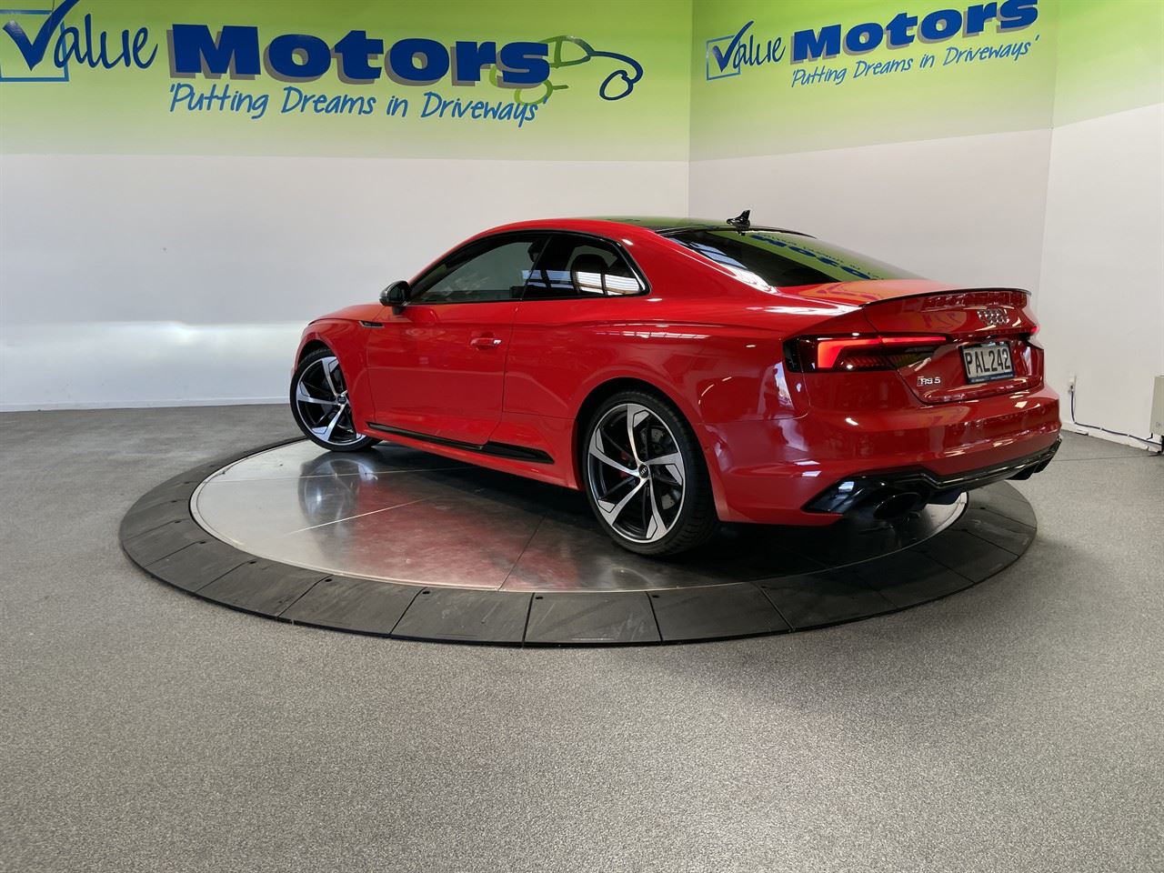 Vehicle image 5