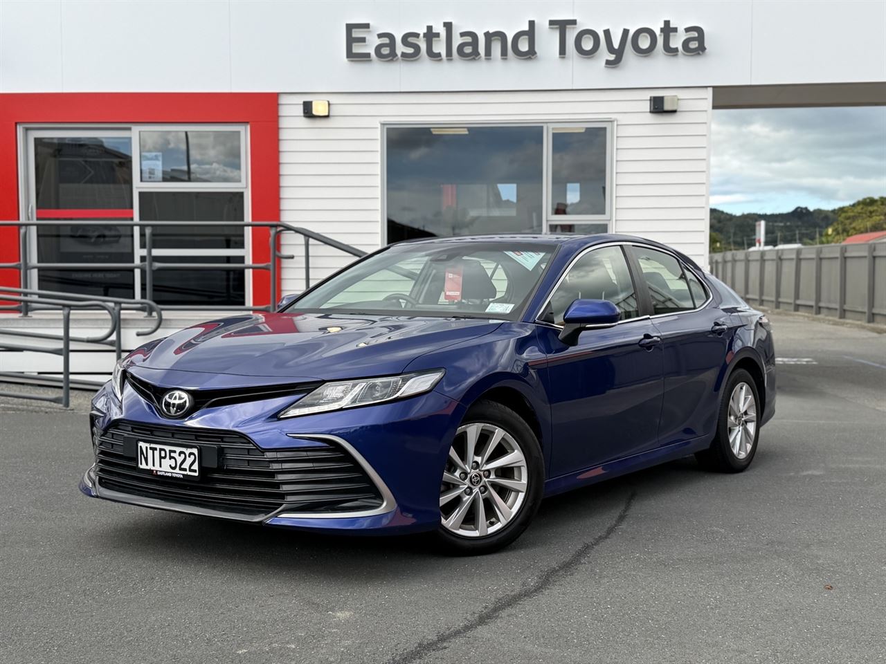 Vehicle image 5
