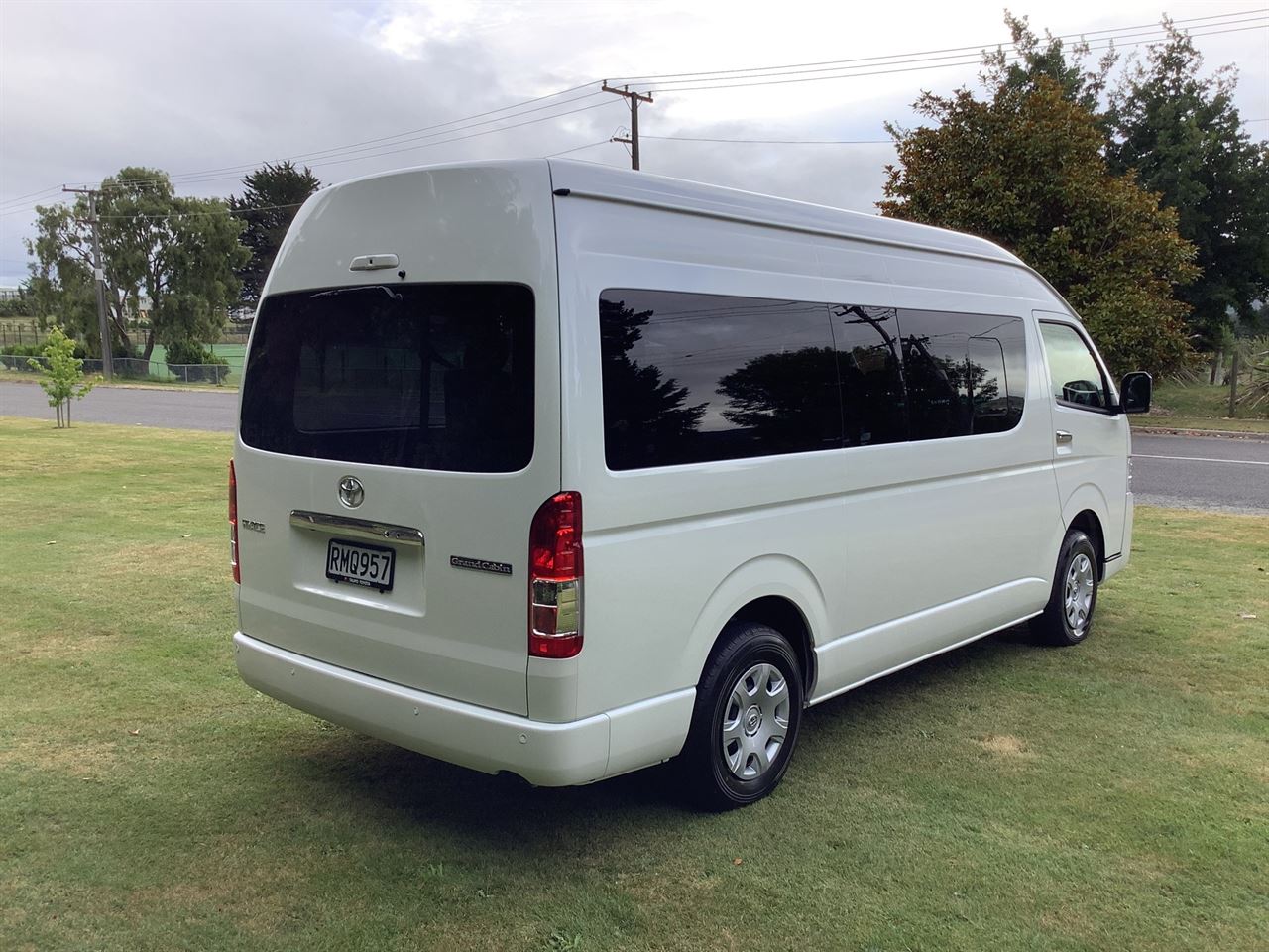 Vehicle image 5