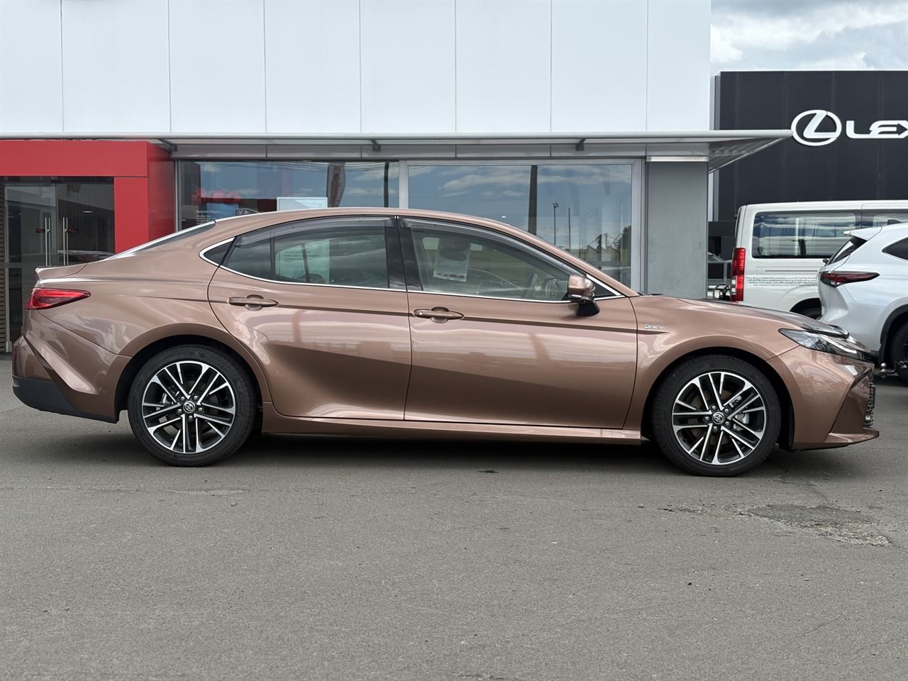 Vehicle image 5