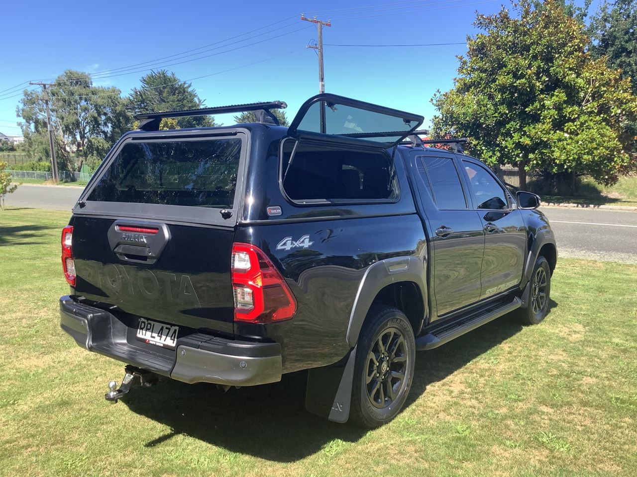 Vehicle image 5