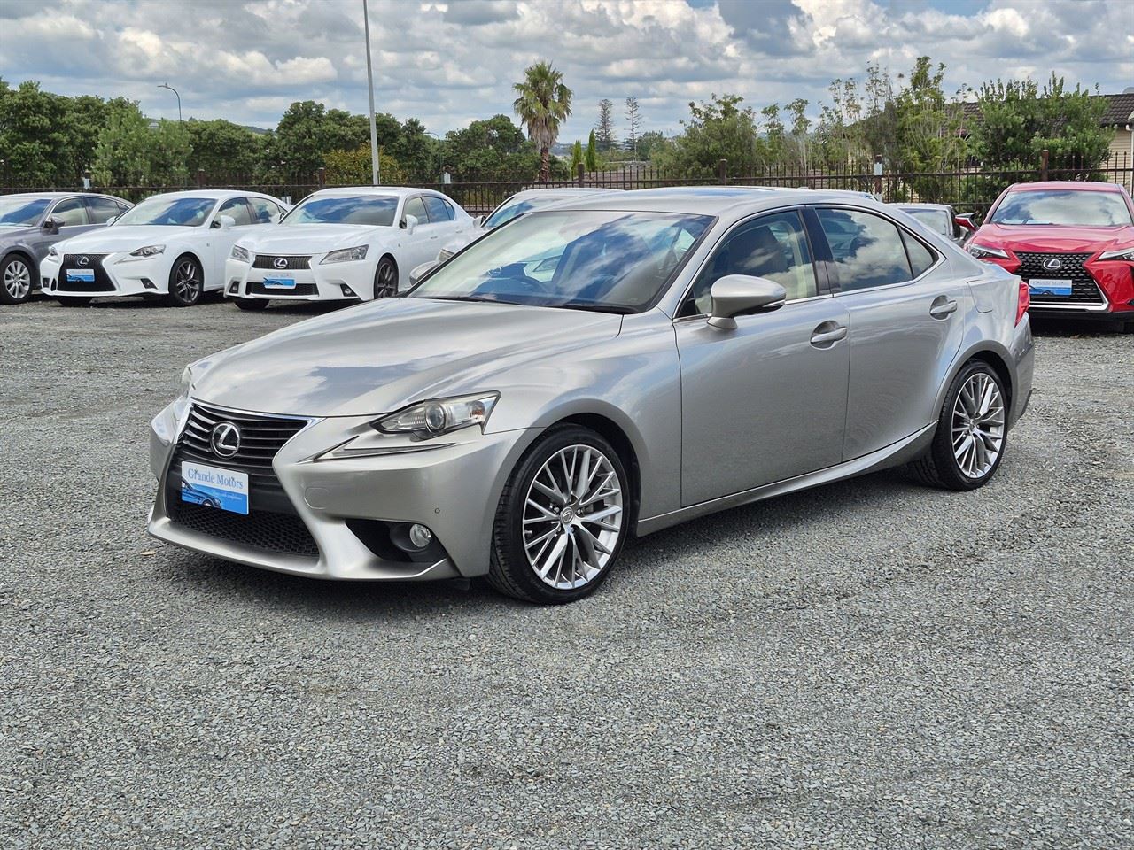 Vehicle image 3