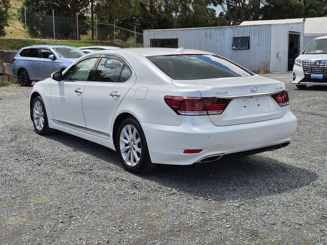 Vehicle image 5