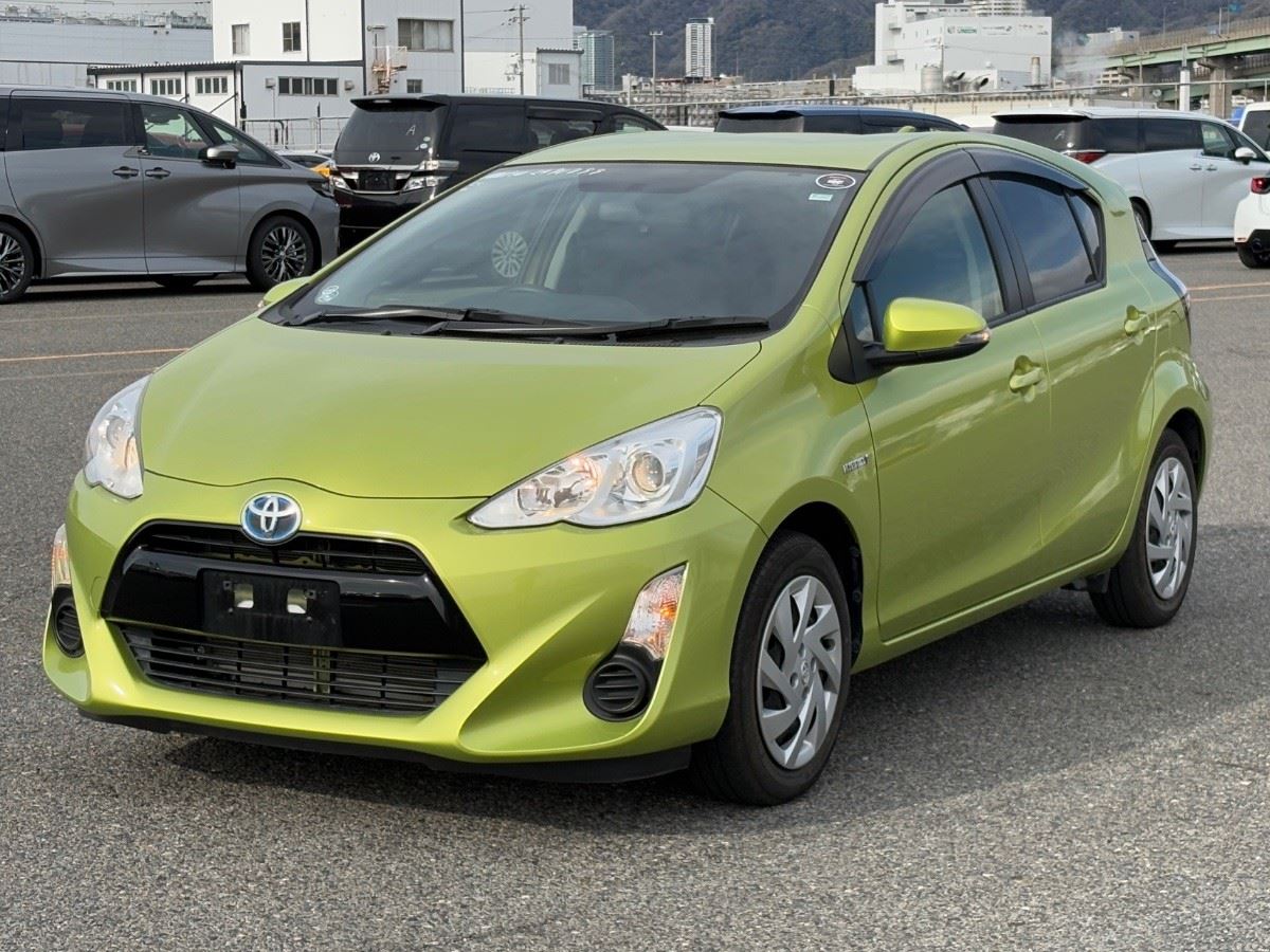 Vehicle image 5
