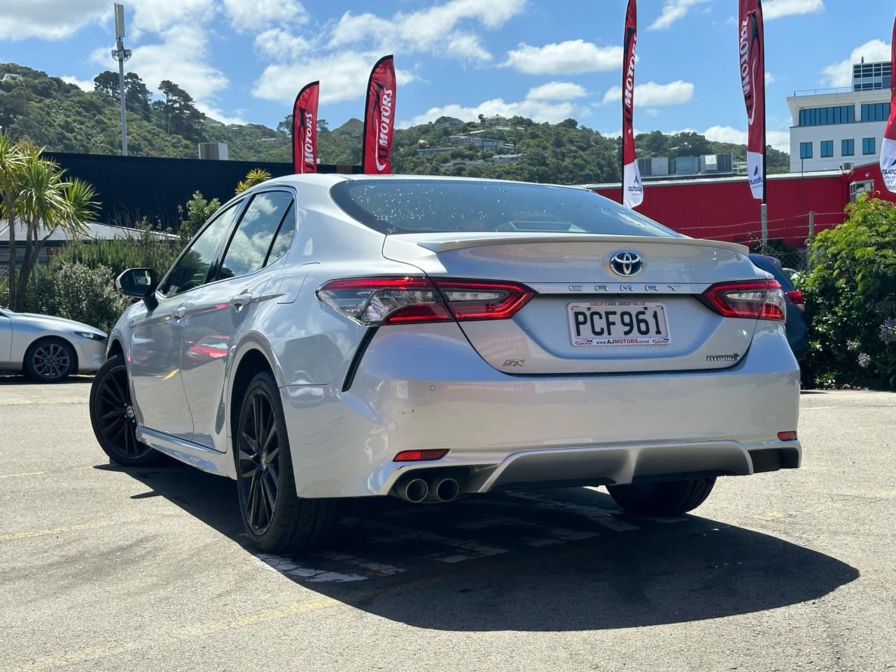 Vehicle image 5