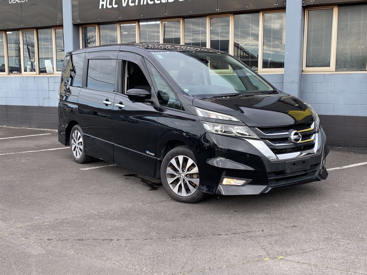 Vehicle image 5