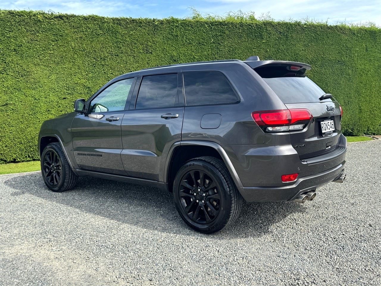 Vehicle image 5