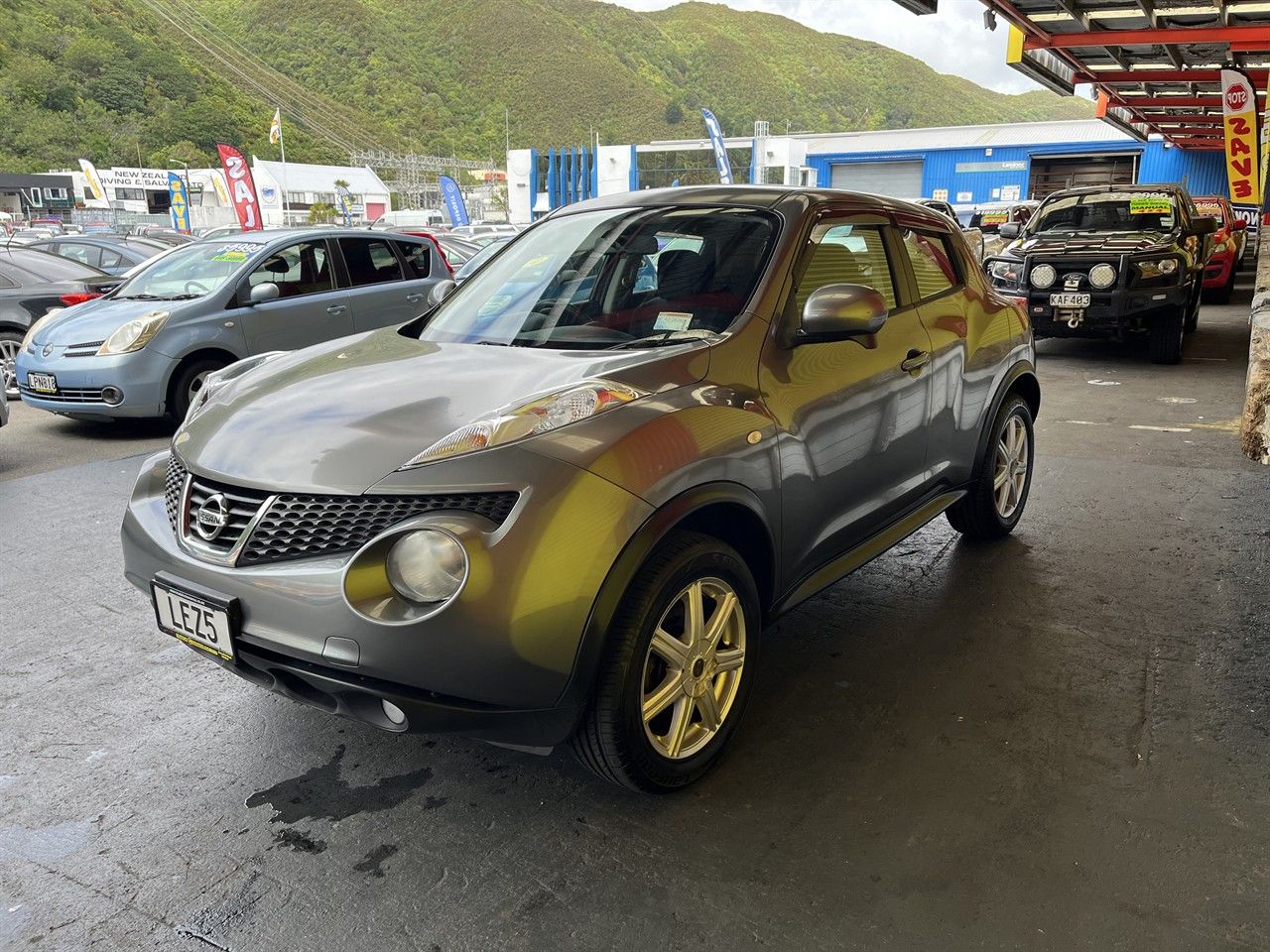 Vehicle image 3