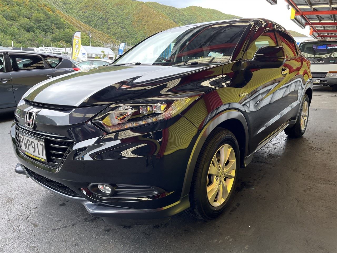 Vehicle image 3