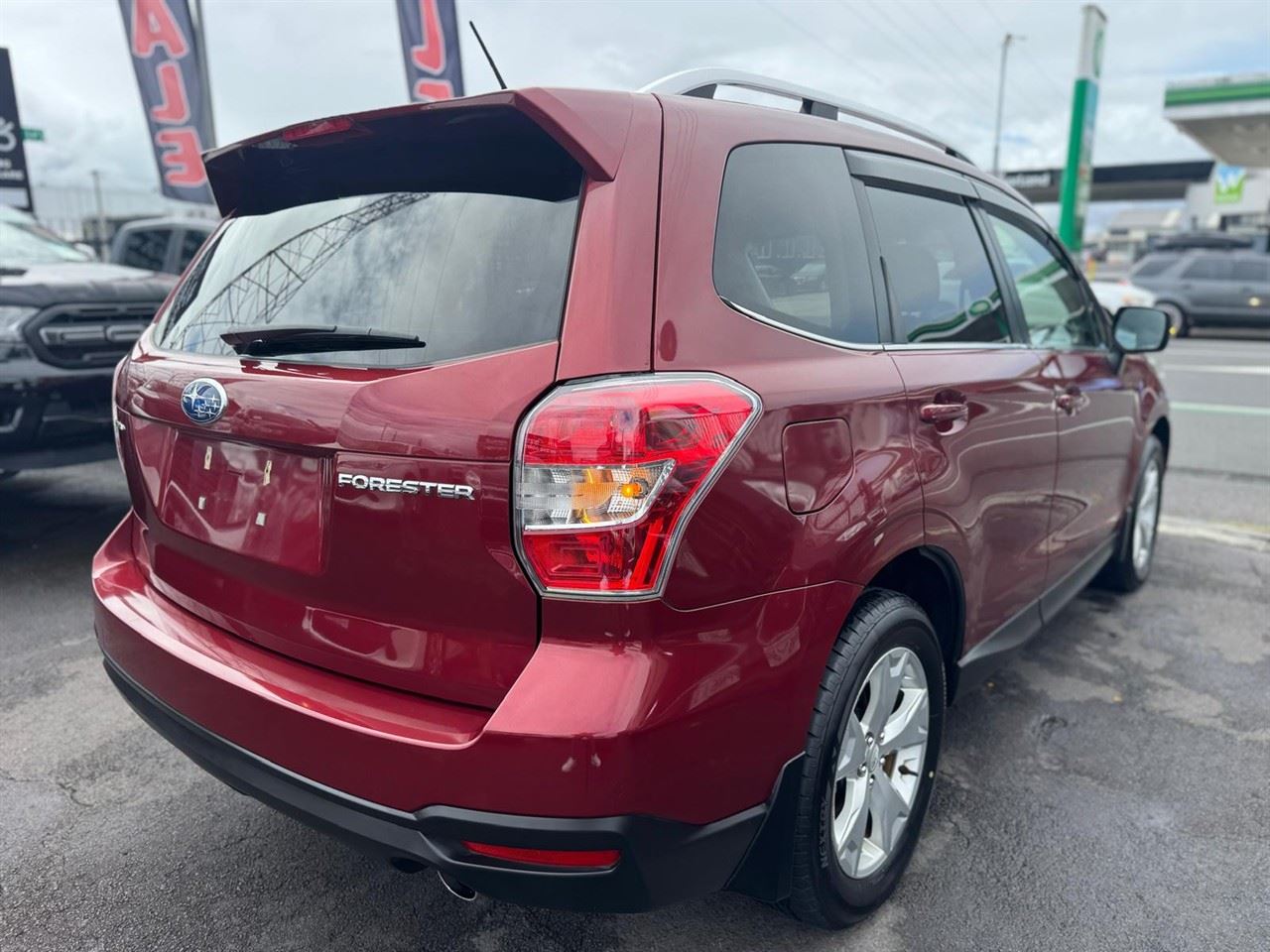 Vehicle image 4