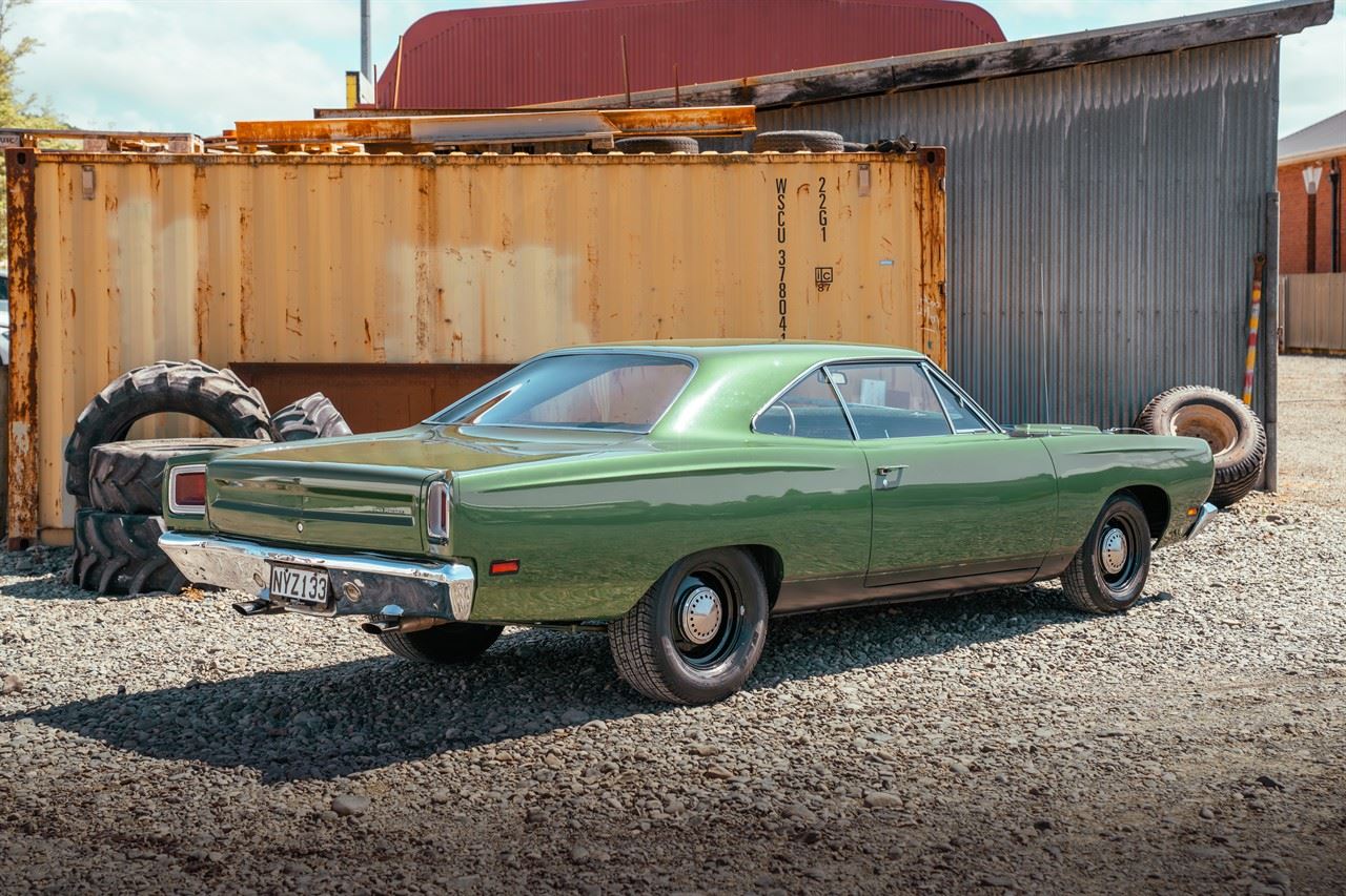 Vehicle image 3