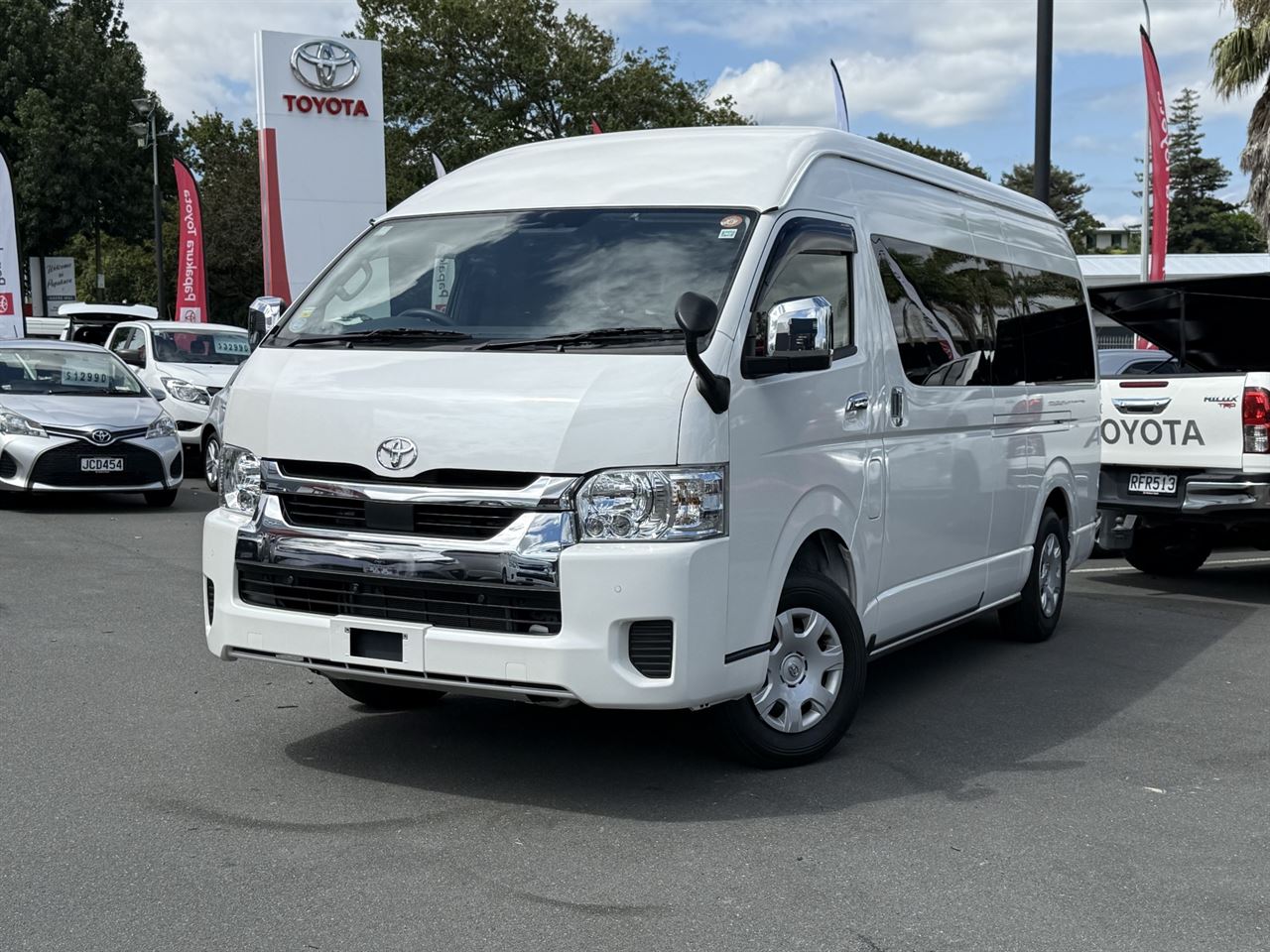 Vehicle image 5
