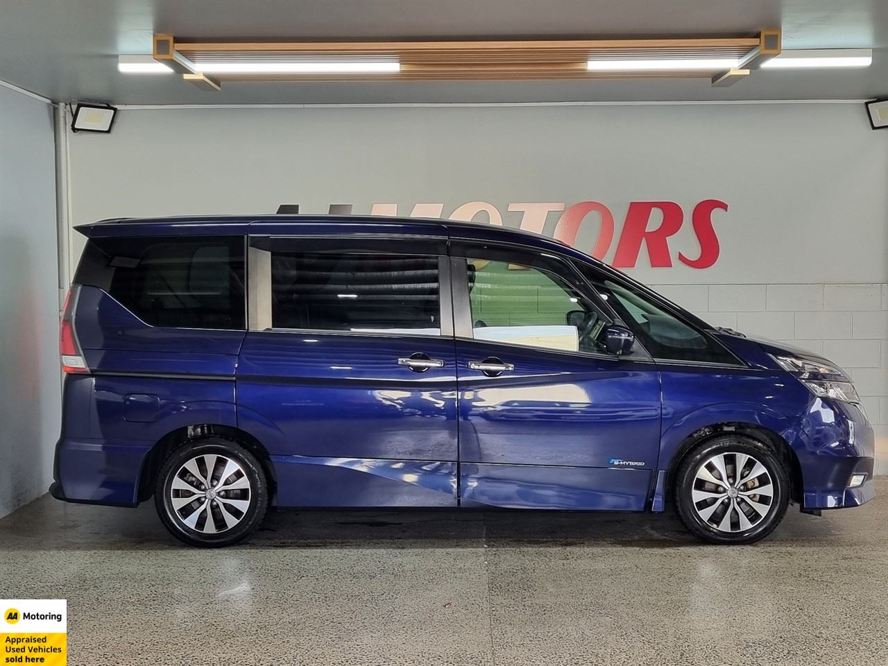 Vehicle image 5