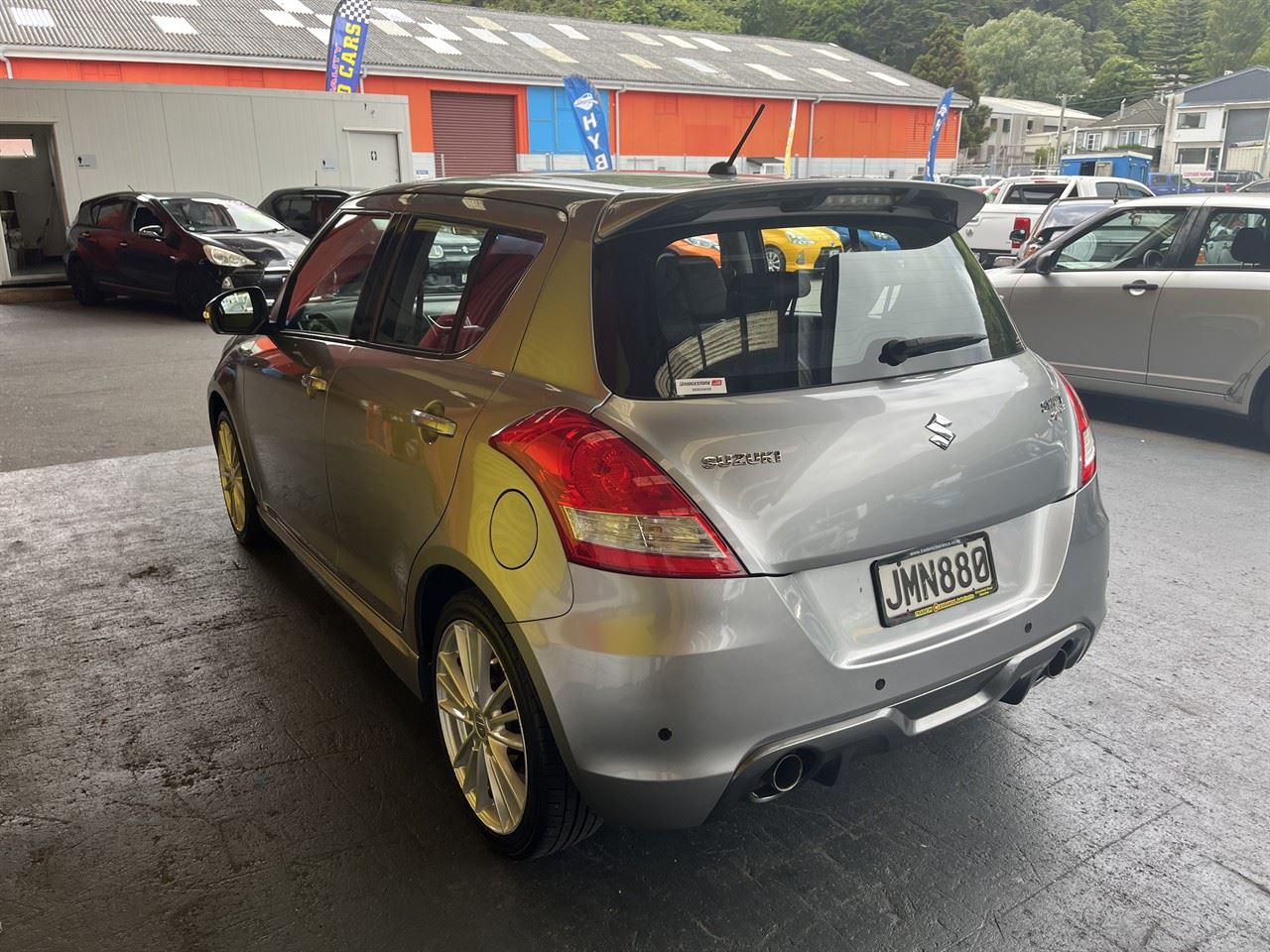 Vehicle image 4