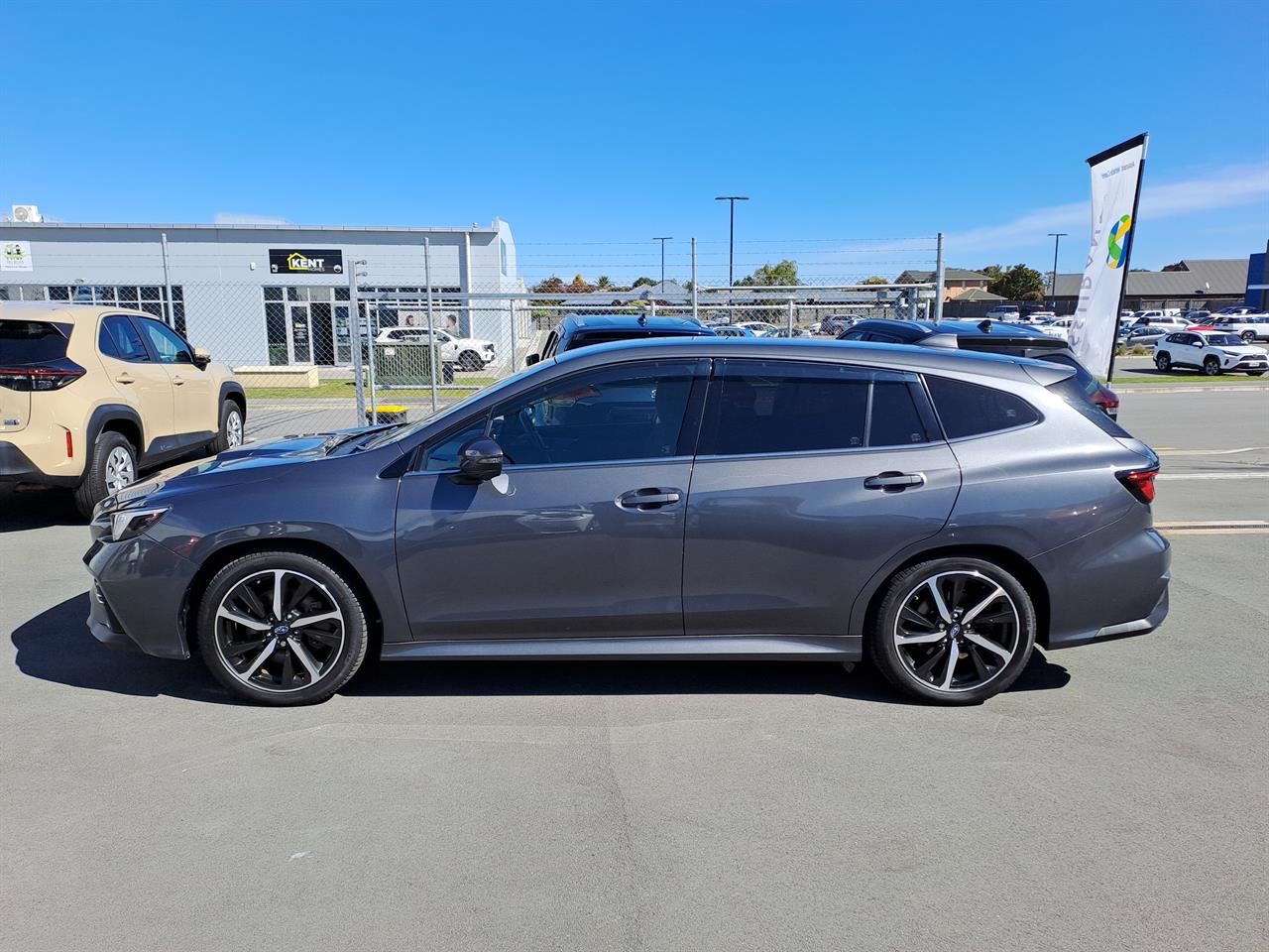 Vehicle image 4
