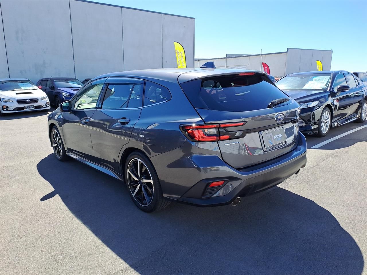 Vehicle image 5