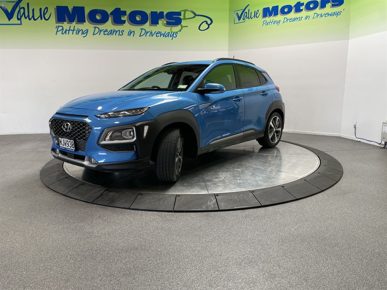 Vehicle image 3