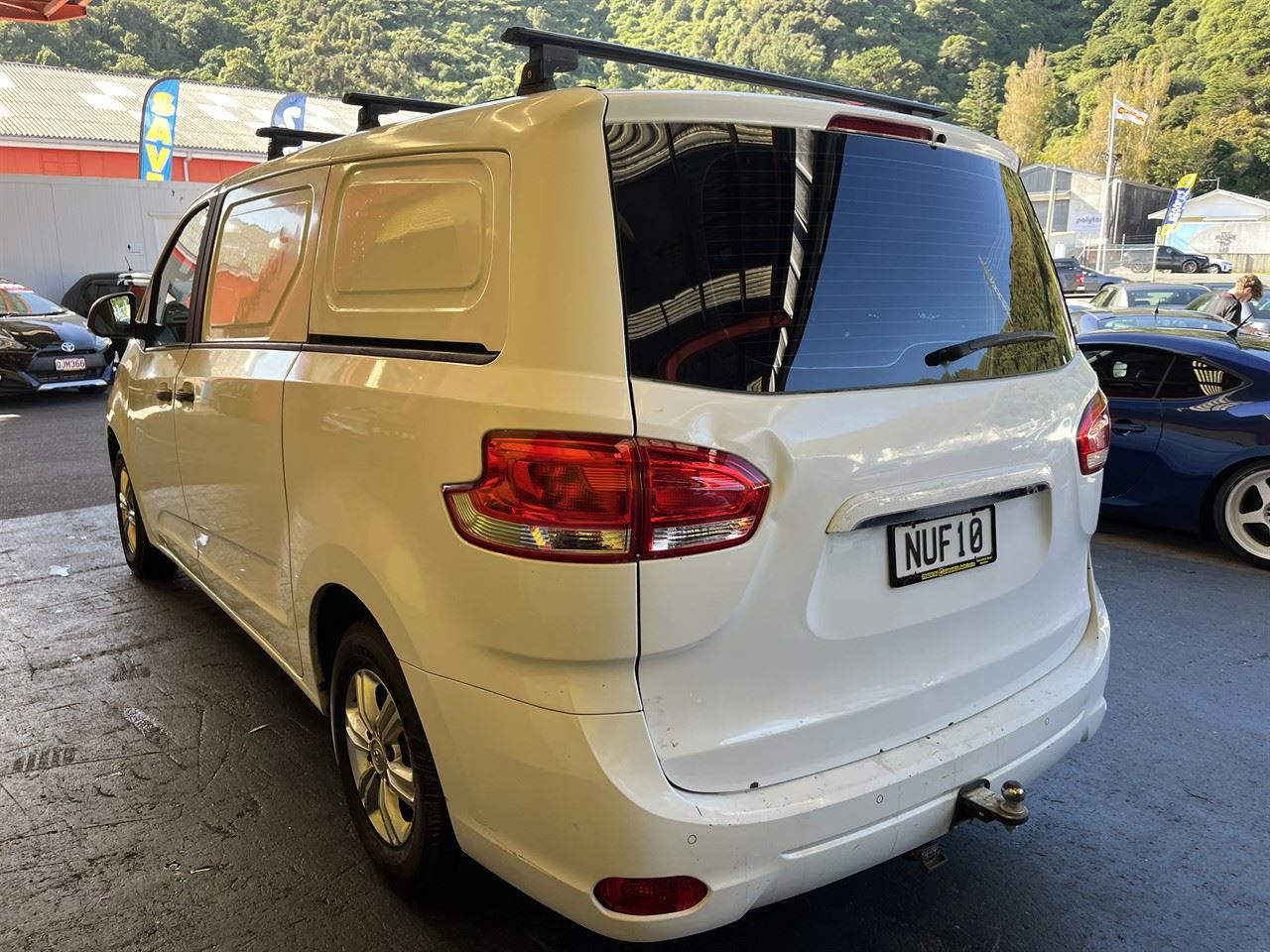Vehicle image 4