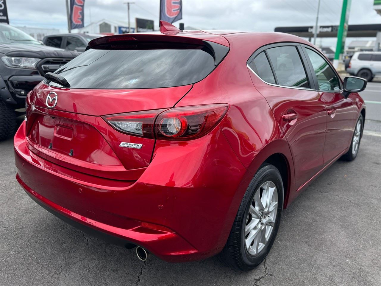 Vehicle image 4