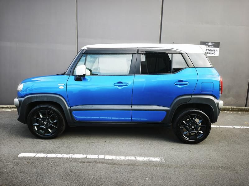 Vehicle image 4