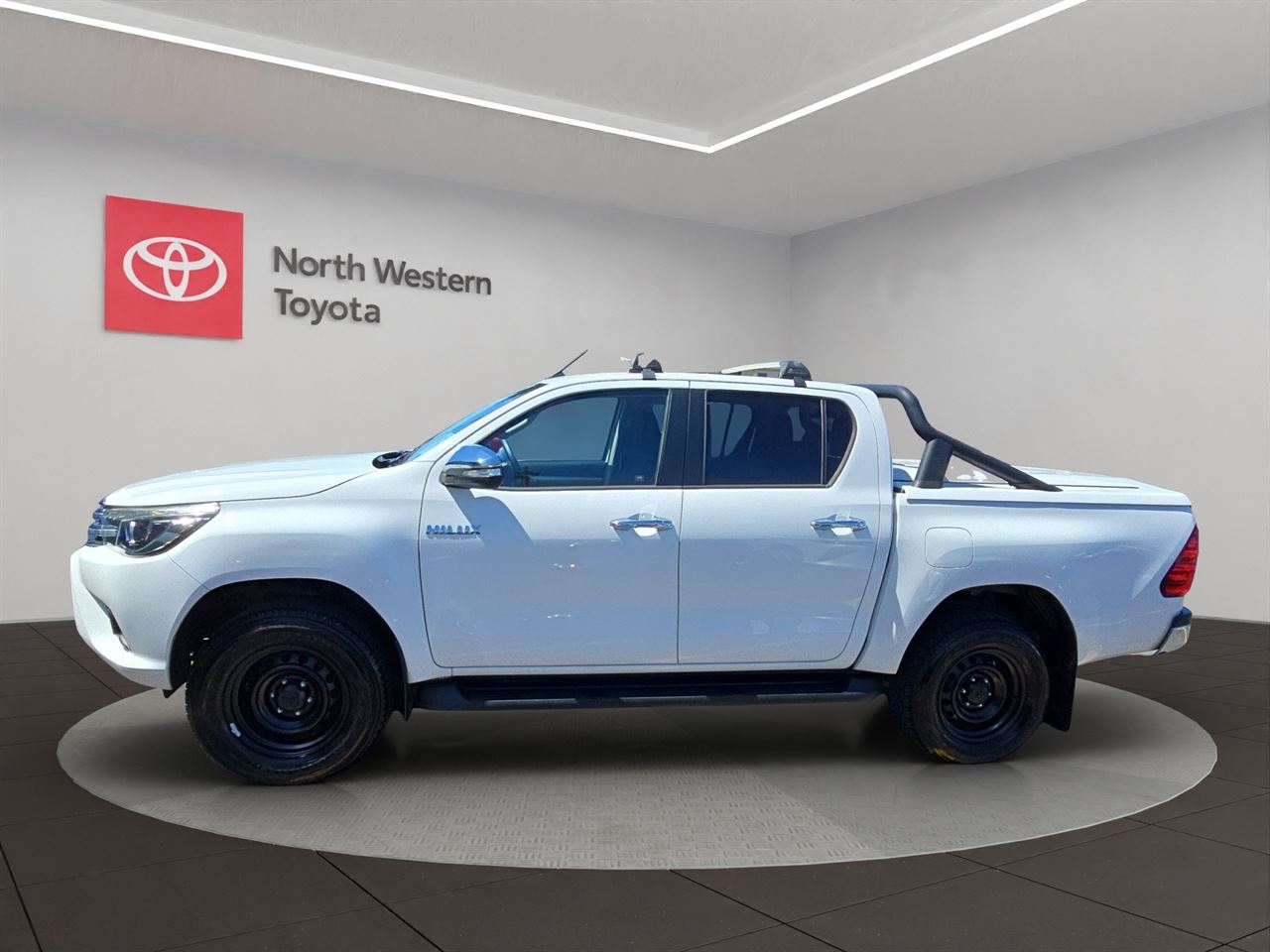 Vehicle image 4