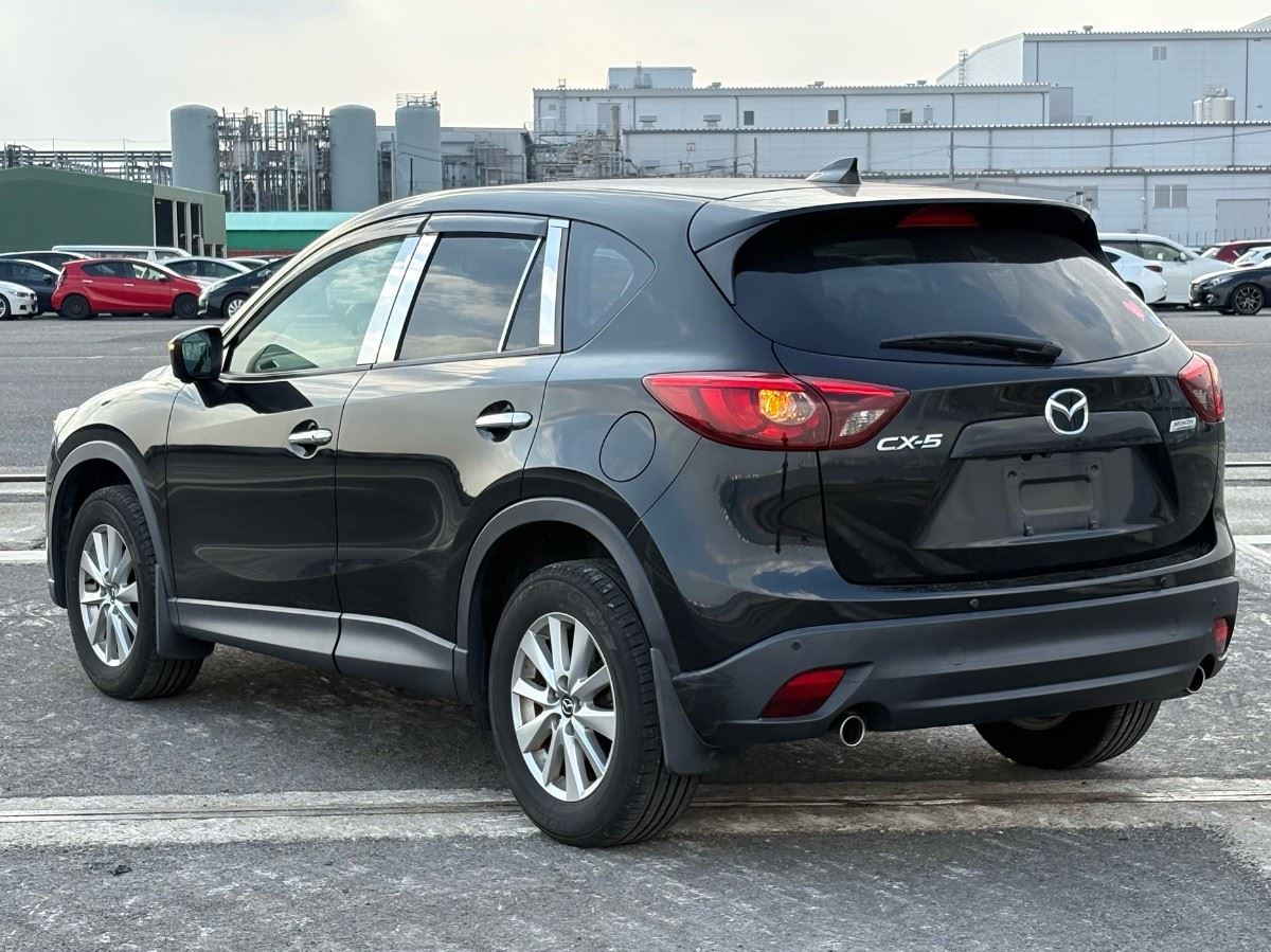 Vehicle image 5