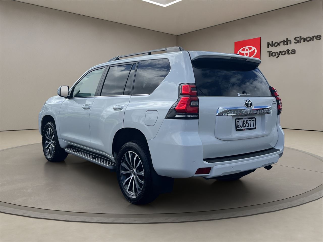 Vehicle image 5