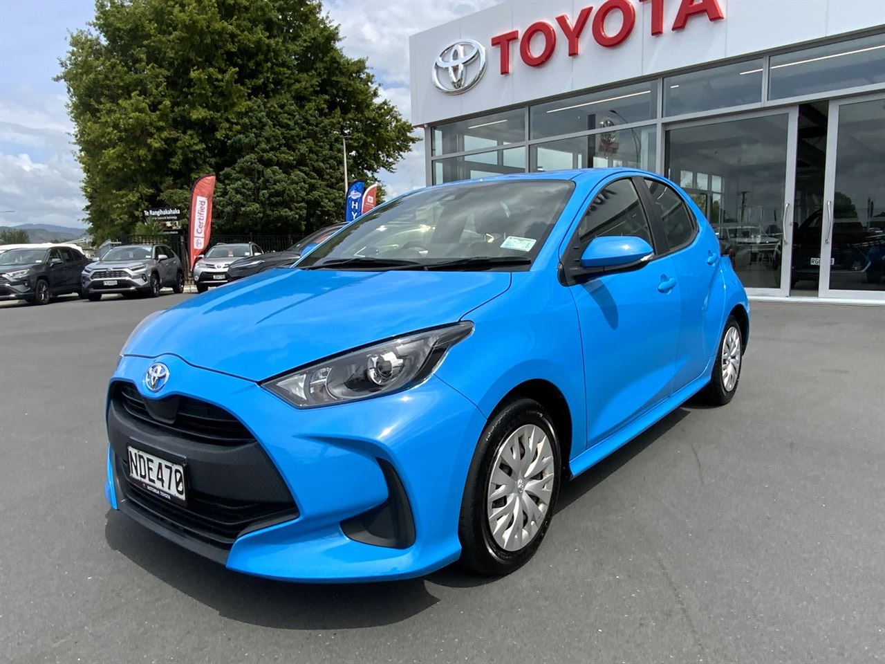 Vehicle image 4