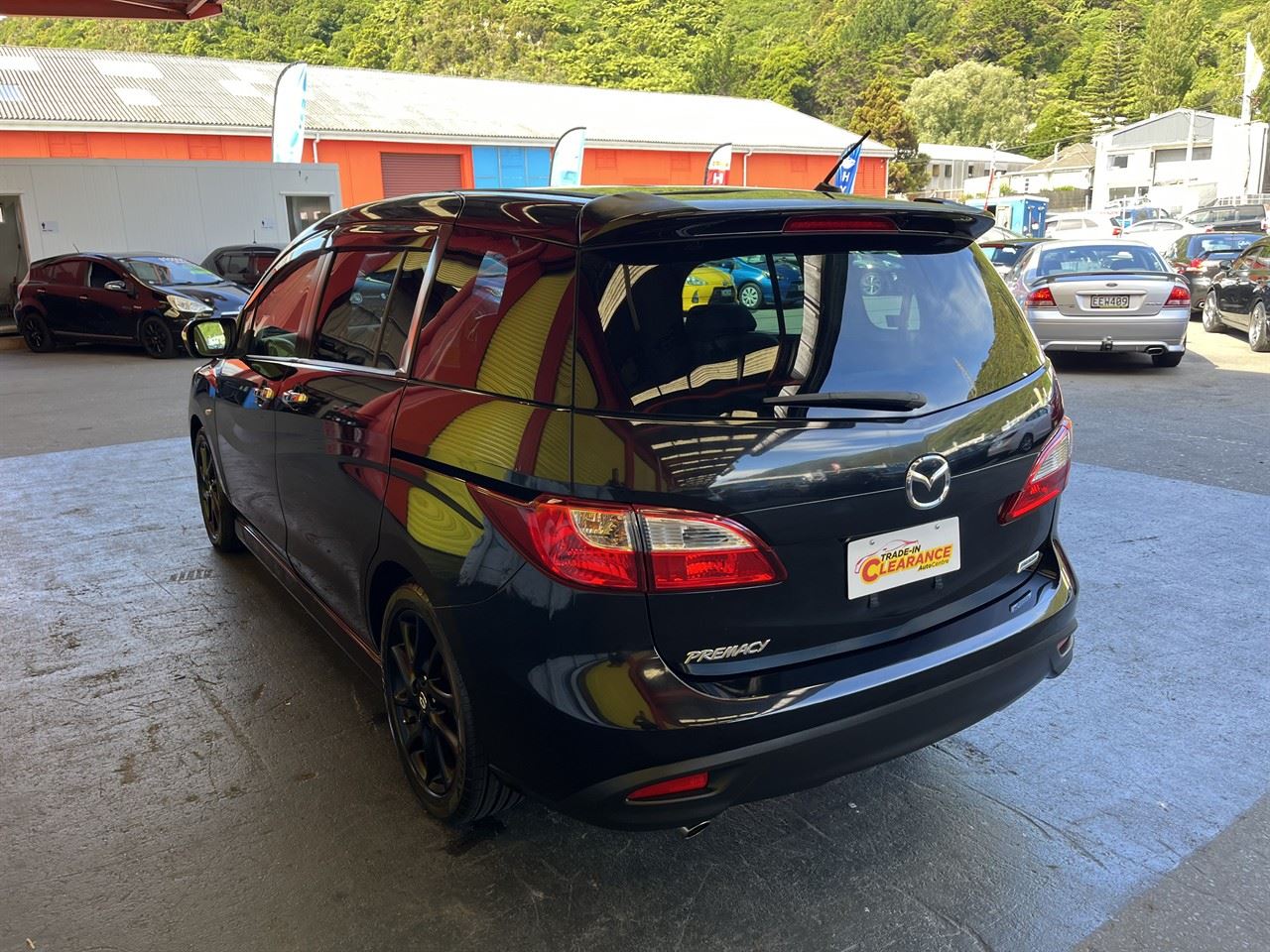 Vehicle image 4