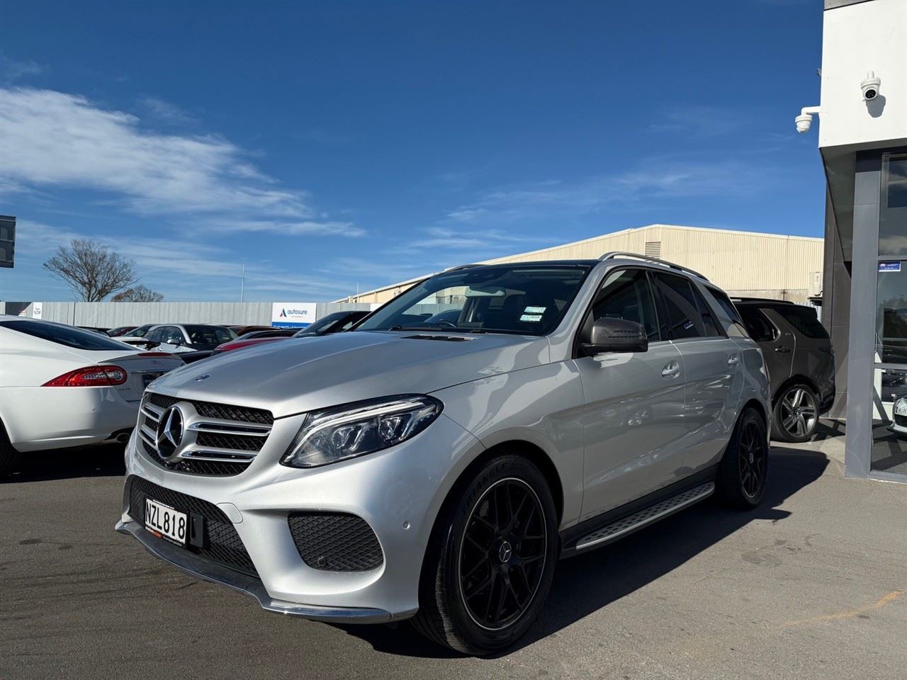 Vehicle image 3