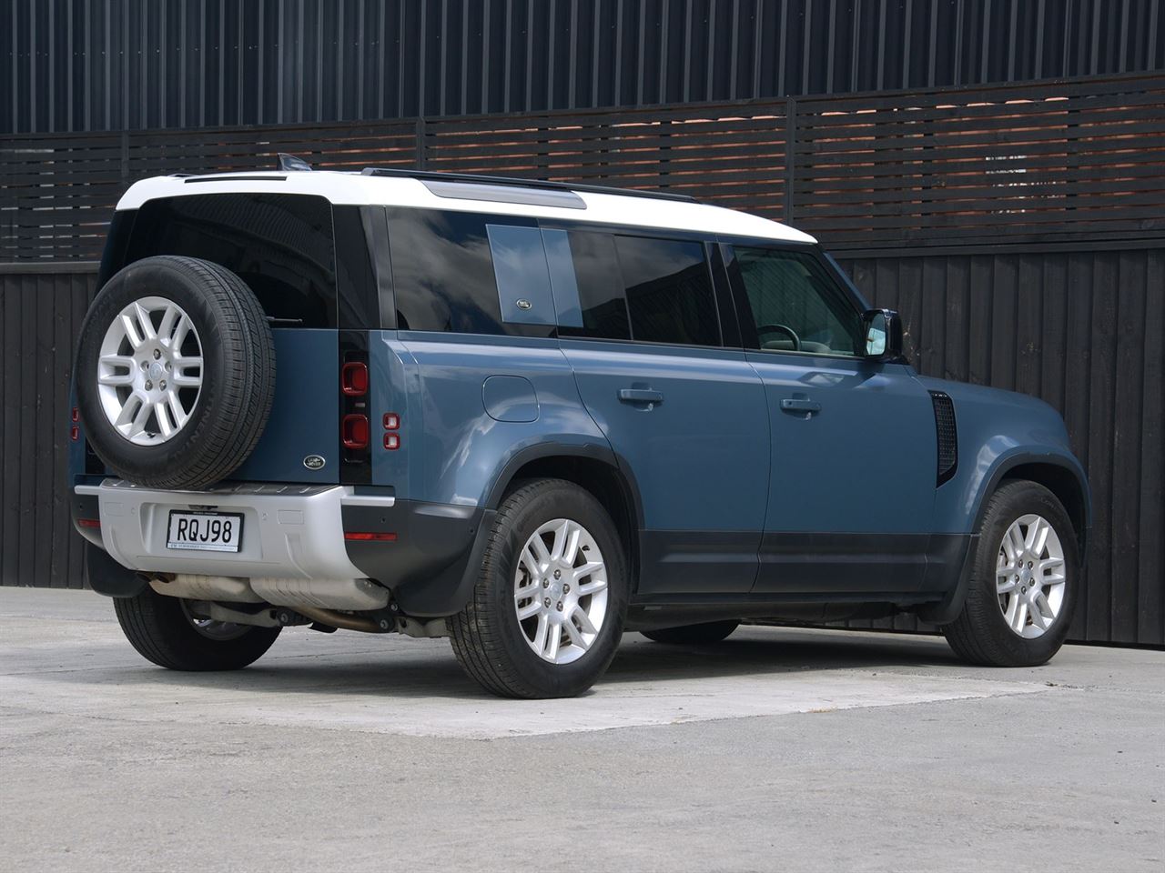 Vehicle image 3