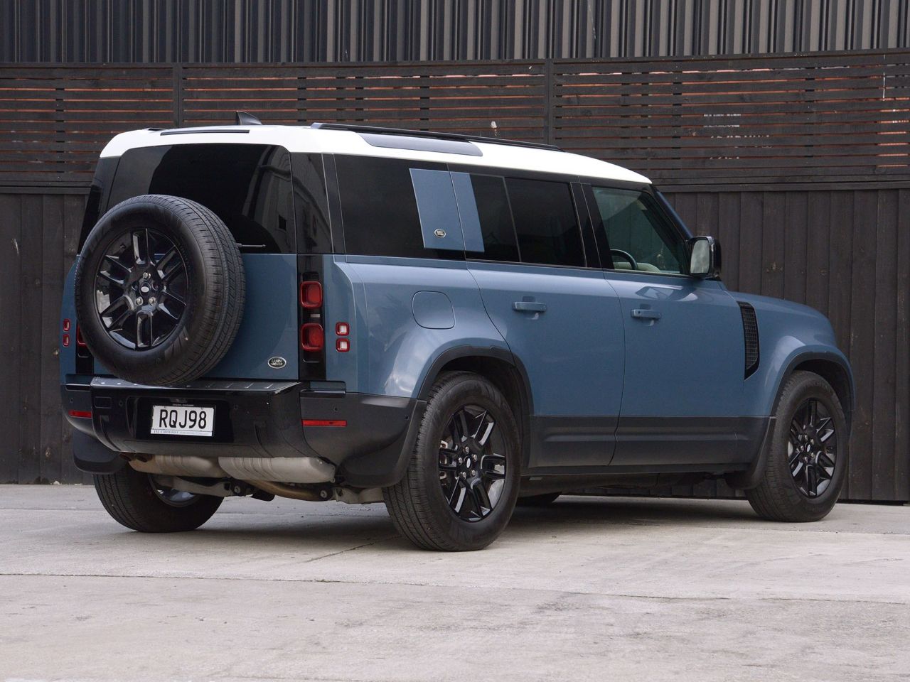 Vehicle image 3