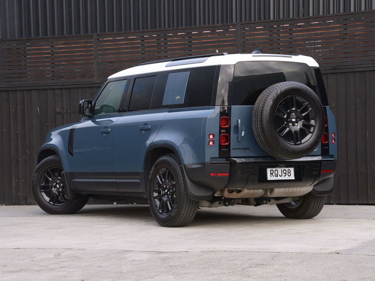 Vehicle image 4