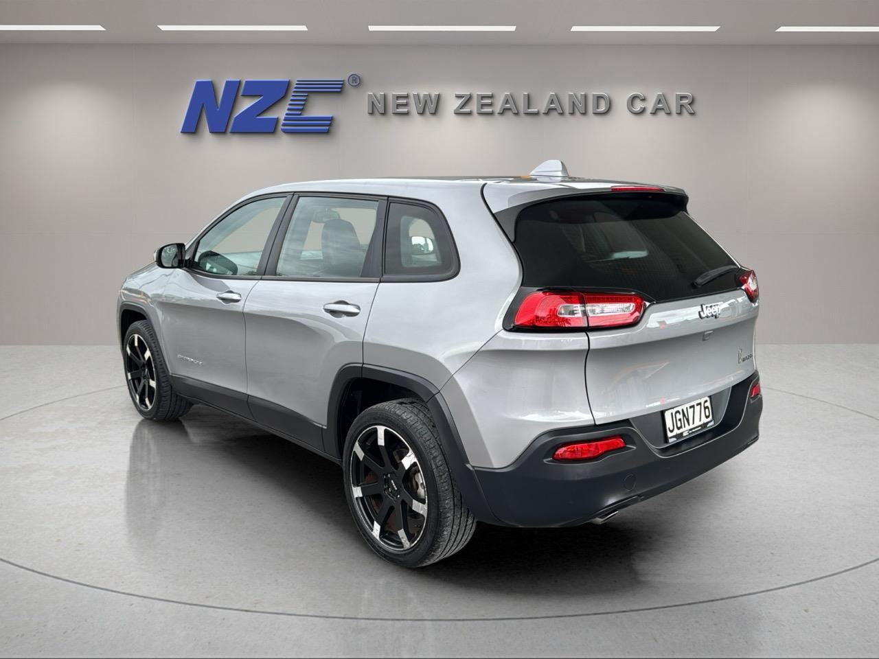 Vehicle image 5