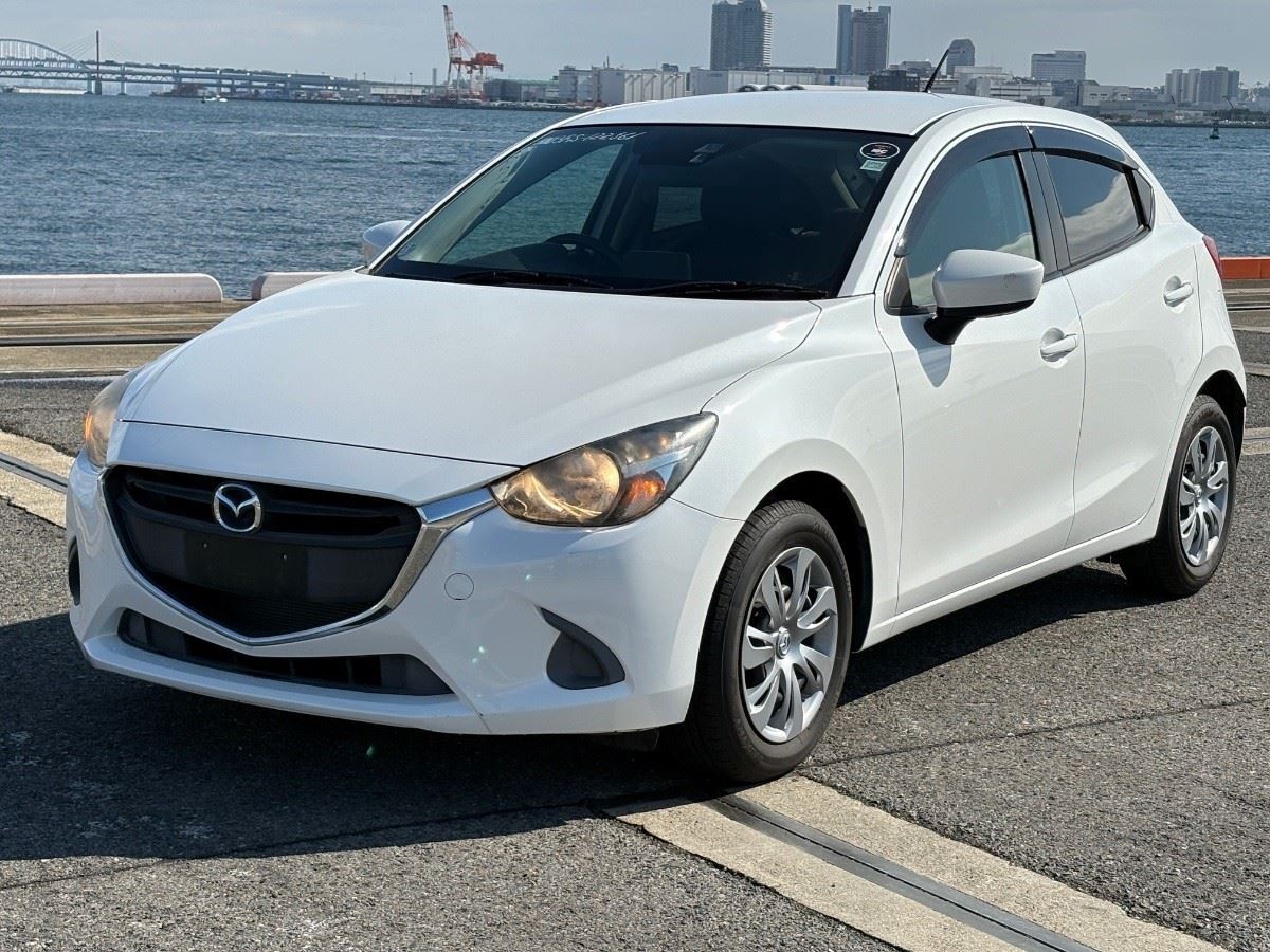 Vehicle image 3